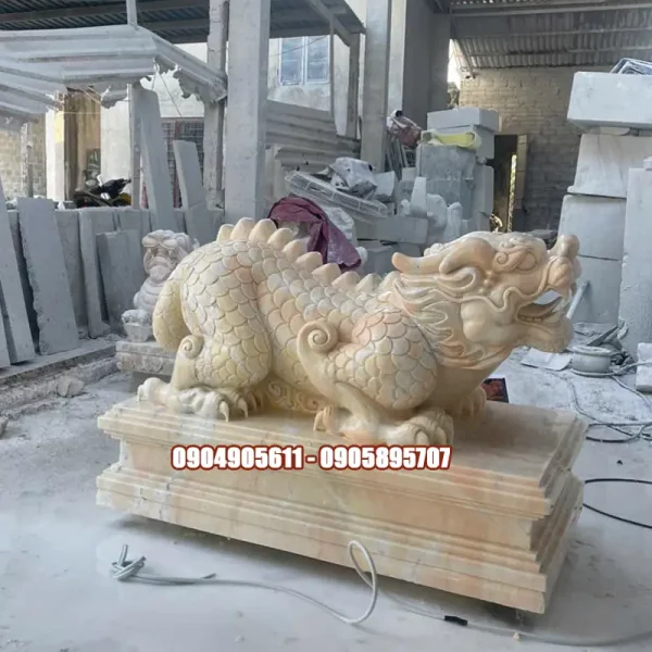 kỳ lân đá vàng vảy rồng